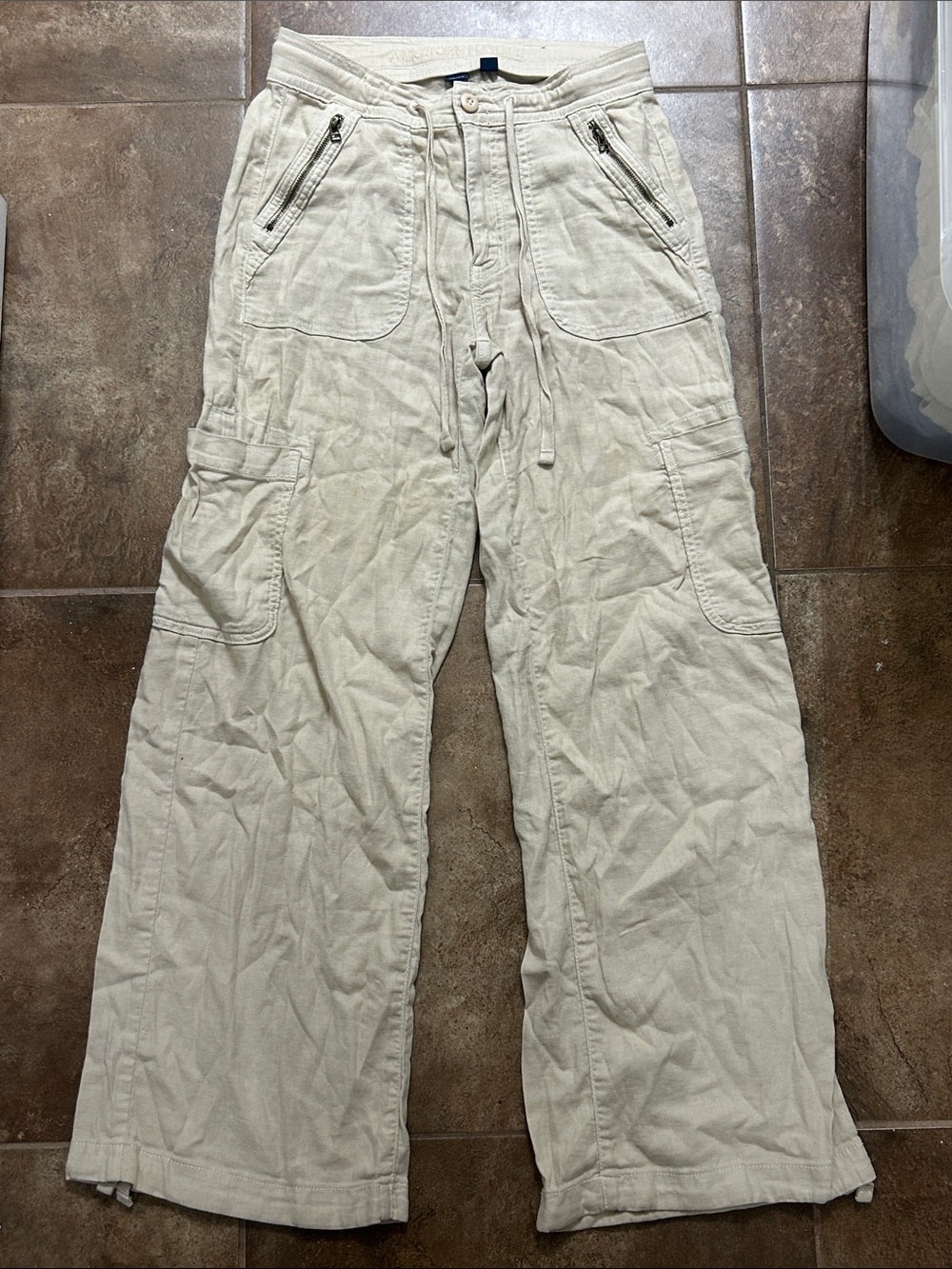 American Eagle Outfitters Light Beige Cargo Pants